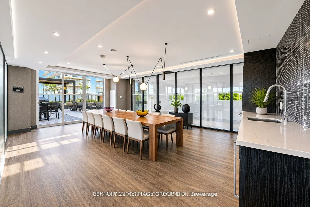 185, Deerfield, Central Newmarket, Newmarket