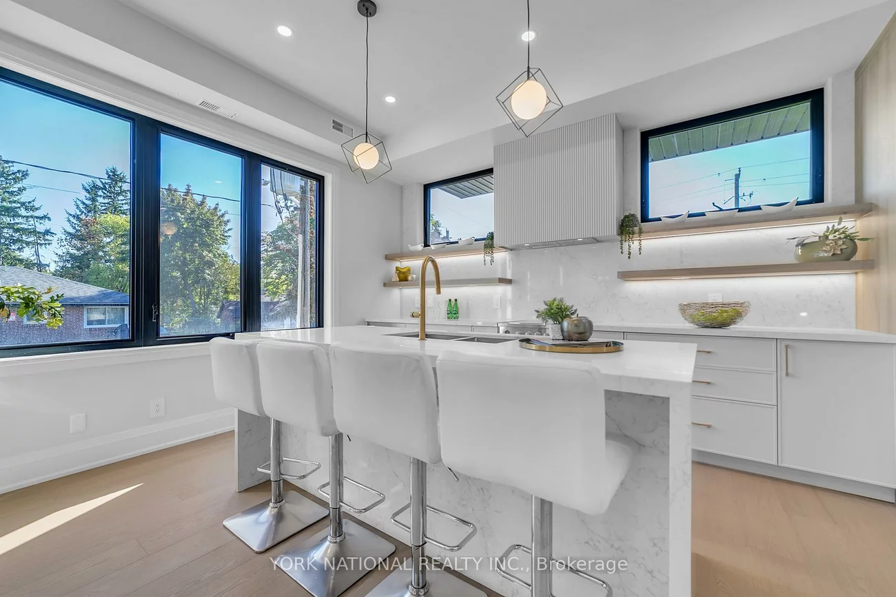59, Charles, Central Newmarket, Newmarket