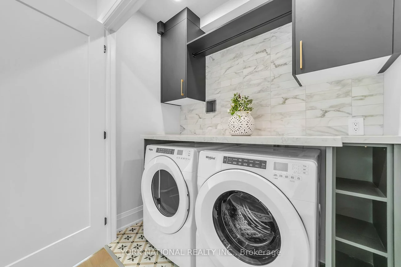 59, Charles, Central Newmarket, Newmarket
