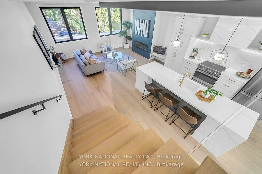 59, Charles, Central Newmarket, Newmarket