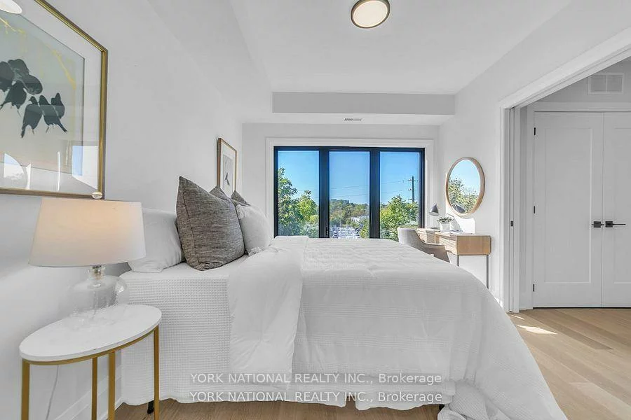 59, Charles, Central Newmarket, Newmarket