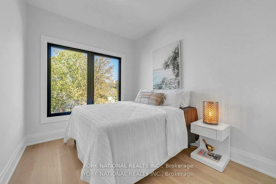 59, Charles, Central Newmarket, Newmarket