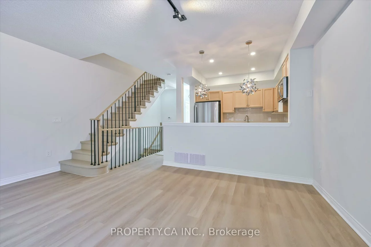 1051, On Bogart, Gorham-College Manor, Newmarket