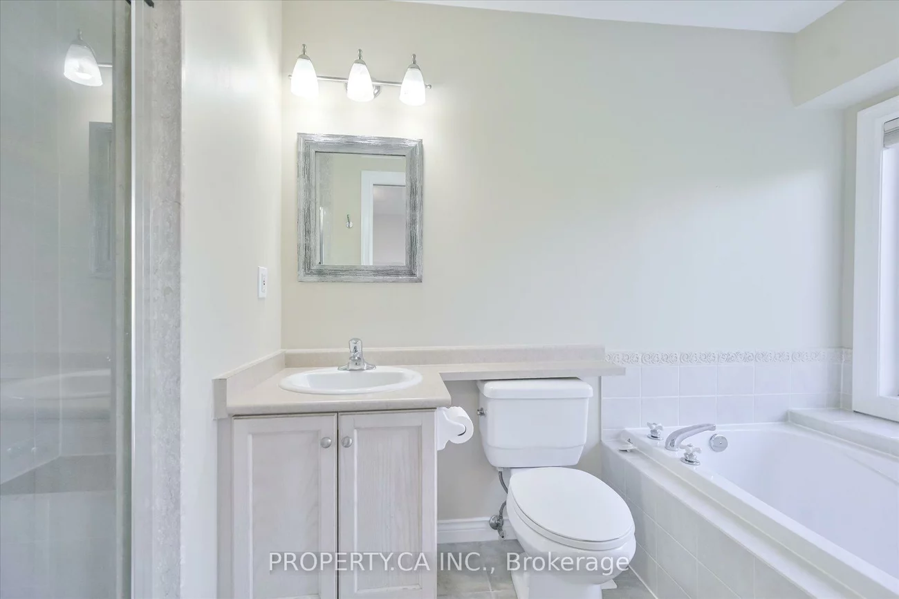 1051, On Bogart, Gorham-College Manor, Newmarket