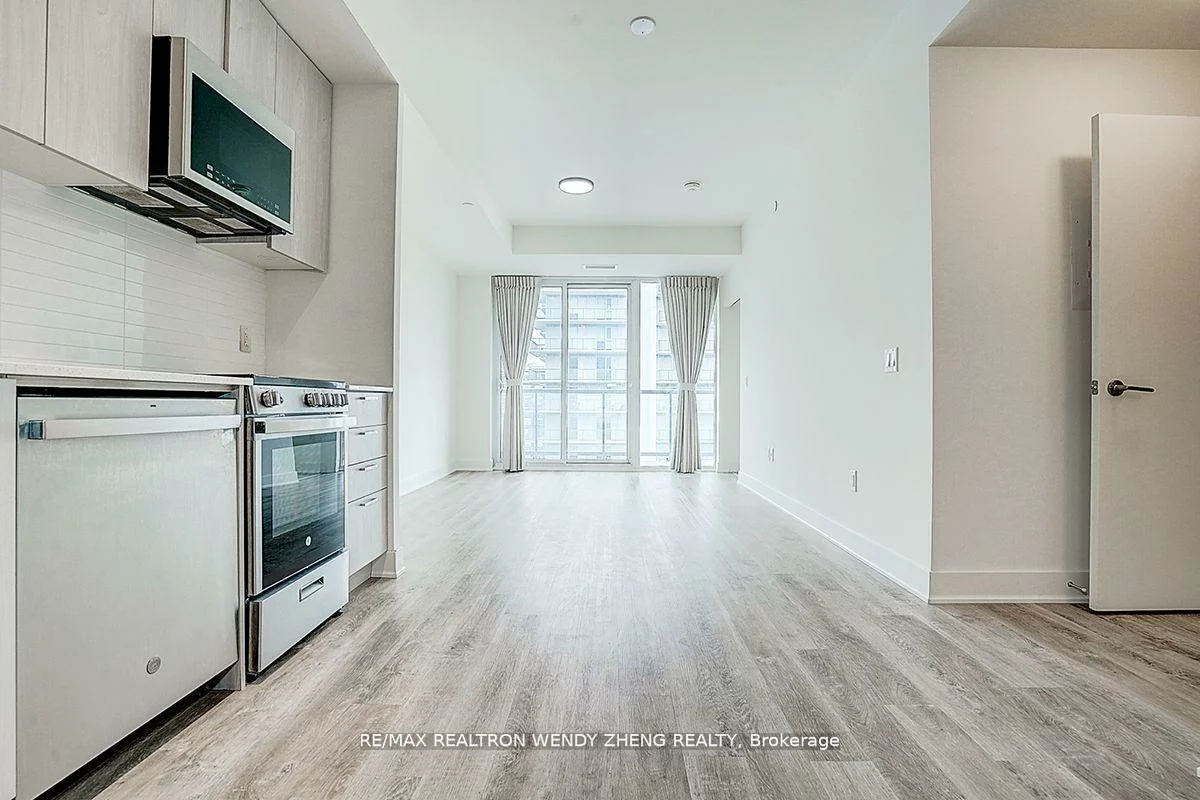 185, Deerfield, Central Newmarket, Newmarket