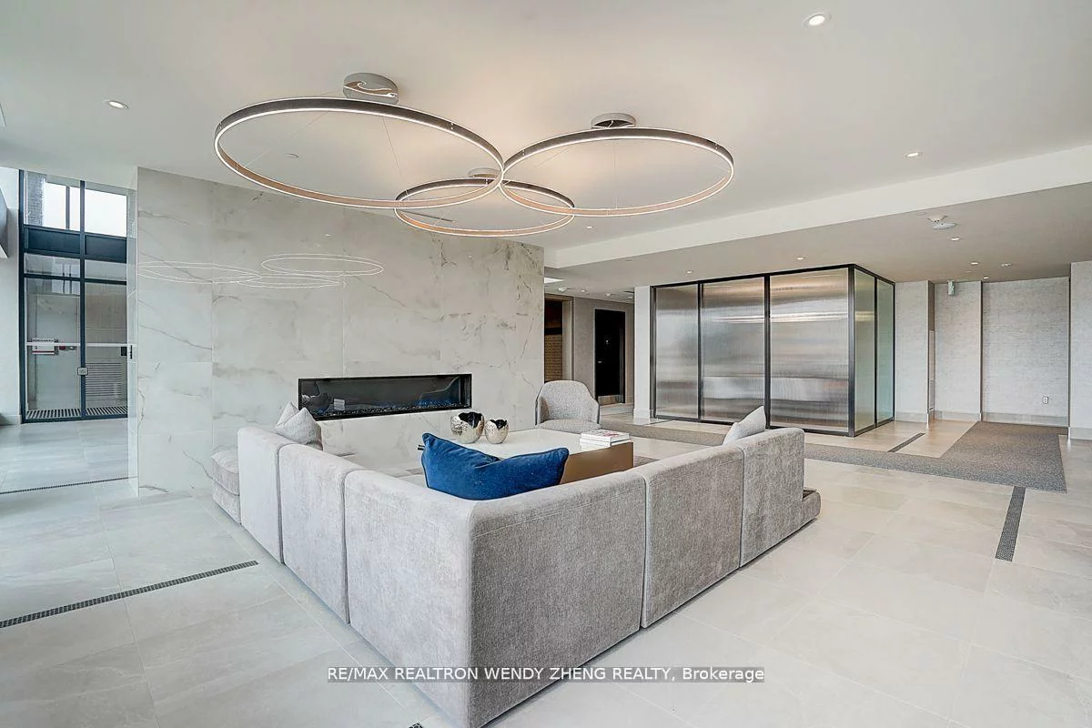 185, Deerfield, Central Newmarket, Newmarket