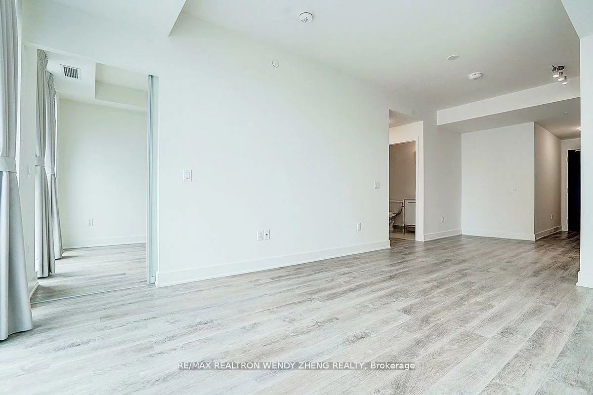 185, Deerfield, Central Newmarket, Newmarket