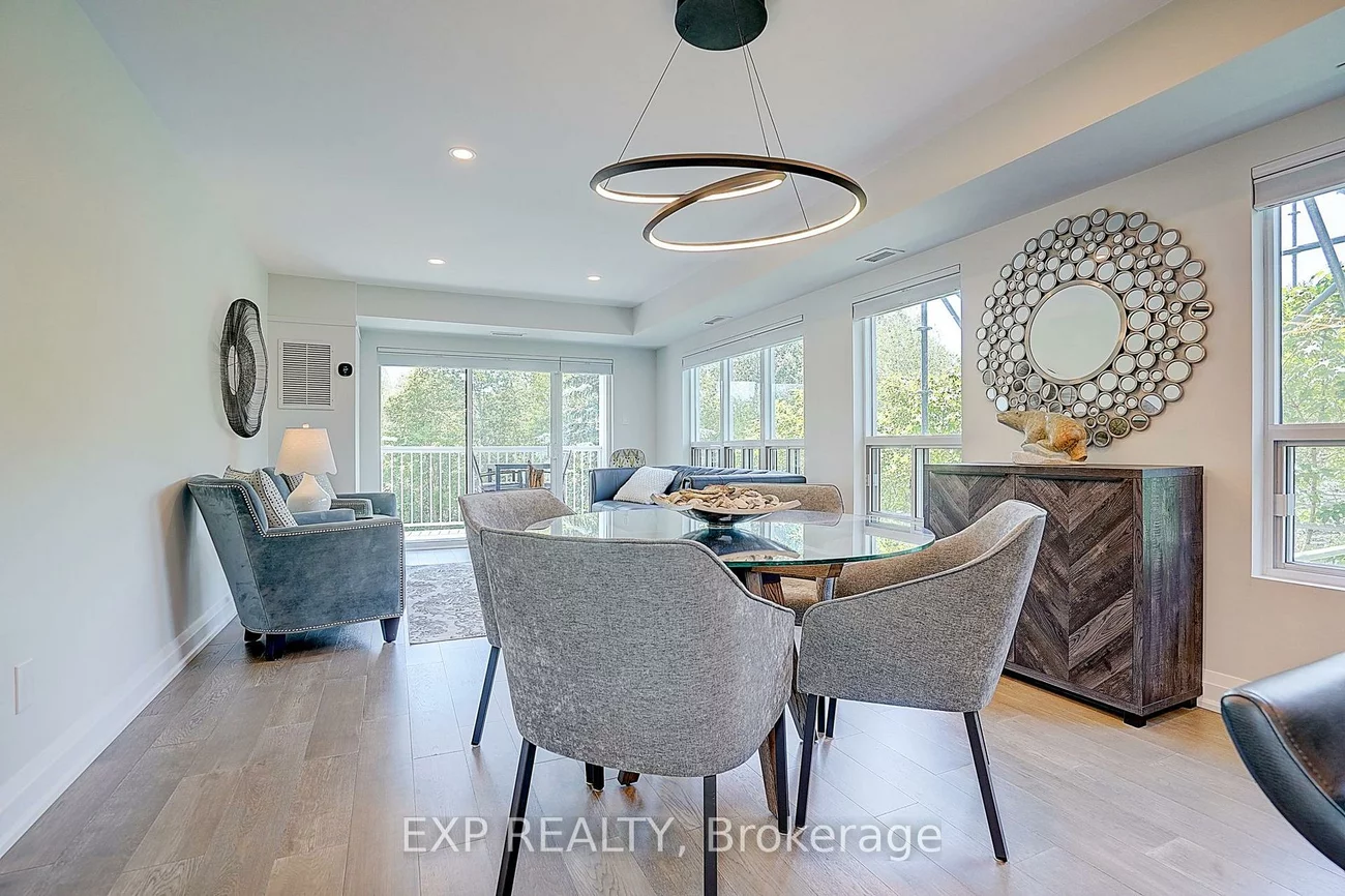 900, Bogart Mill, Gorham-College Manor, Newmarket