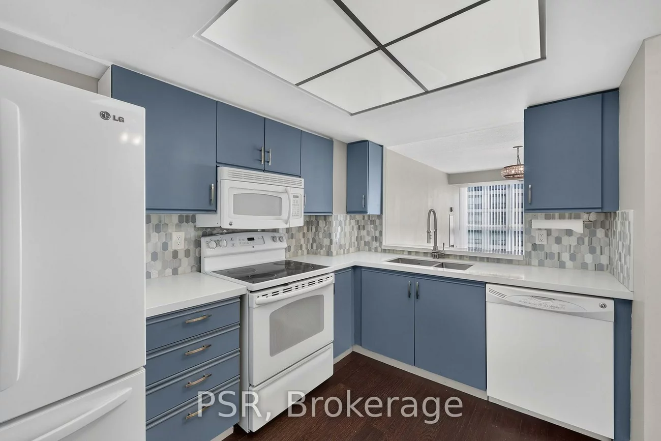 270, Davis, Central Newmarket, Newmarket