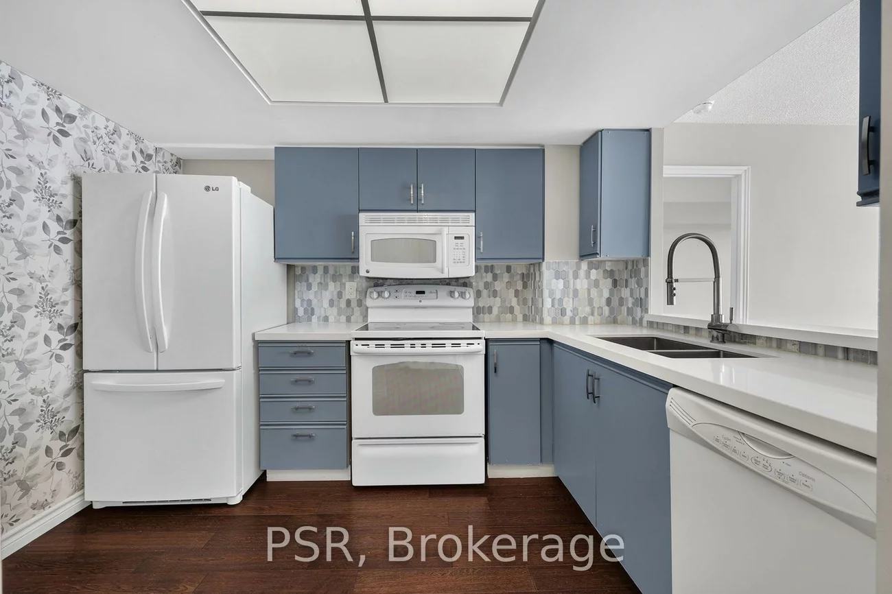 270, Davis, Central Newmarket, Newmarket