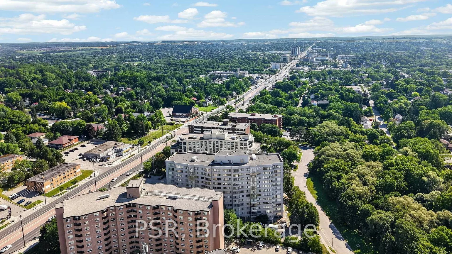 270, Davis, Central Newmarket, Newmarket
