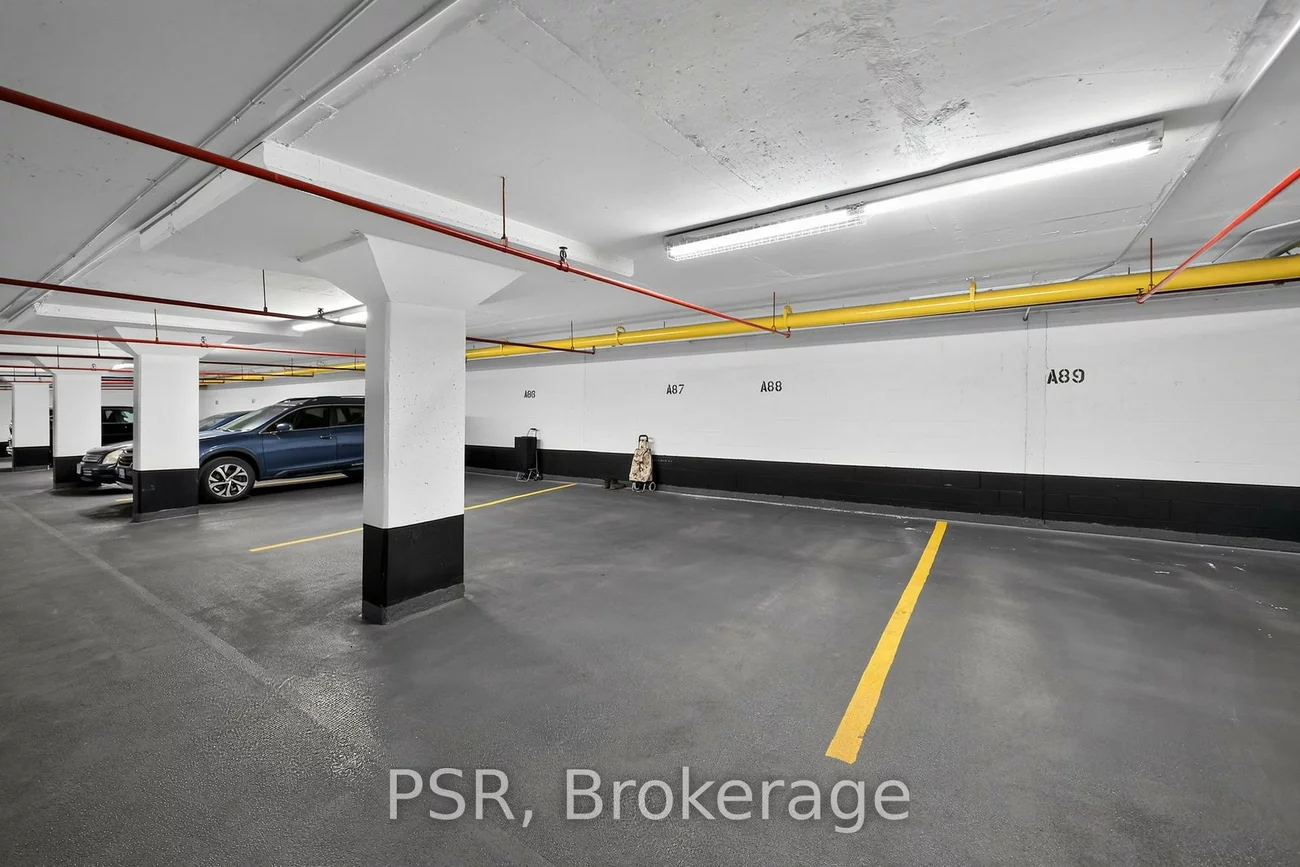 270, Davis, Central Newmarket, Newmarket