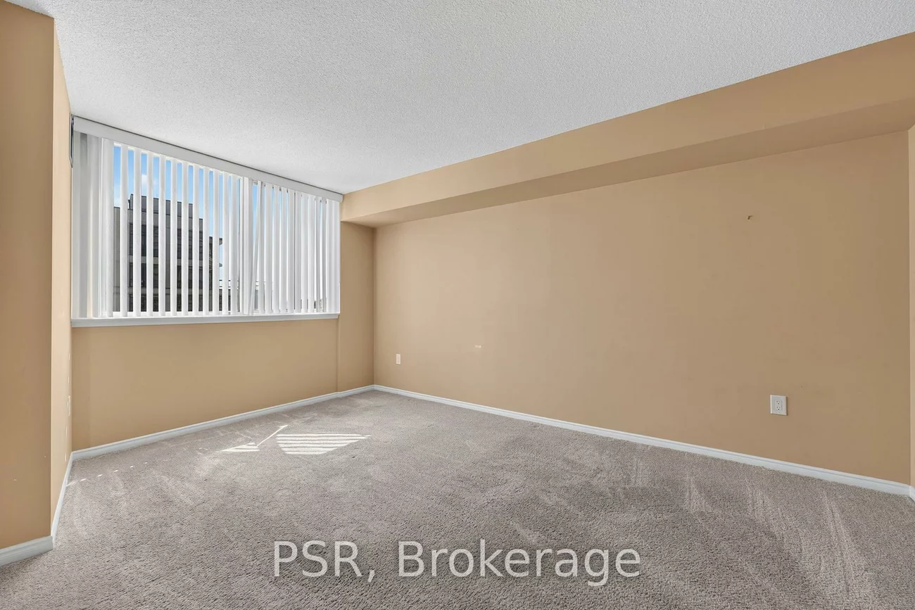 270, Davis, Central Newmarket, Newmarket