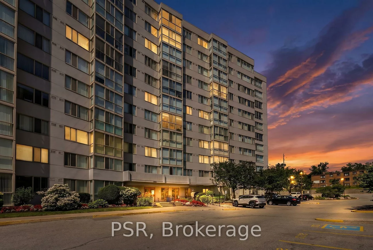 270, Davis, Central Newmarket, Newmarket