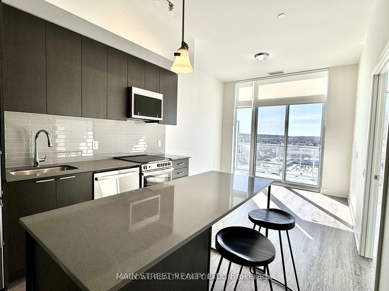 185, Deerfield, Central Newmarket, Newmarket