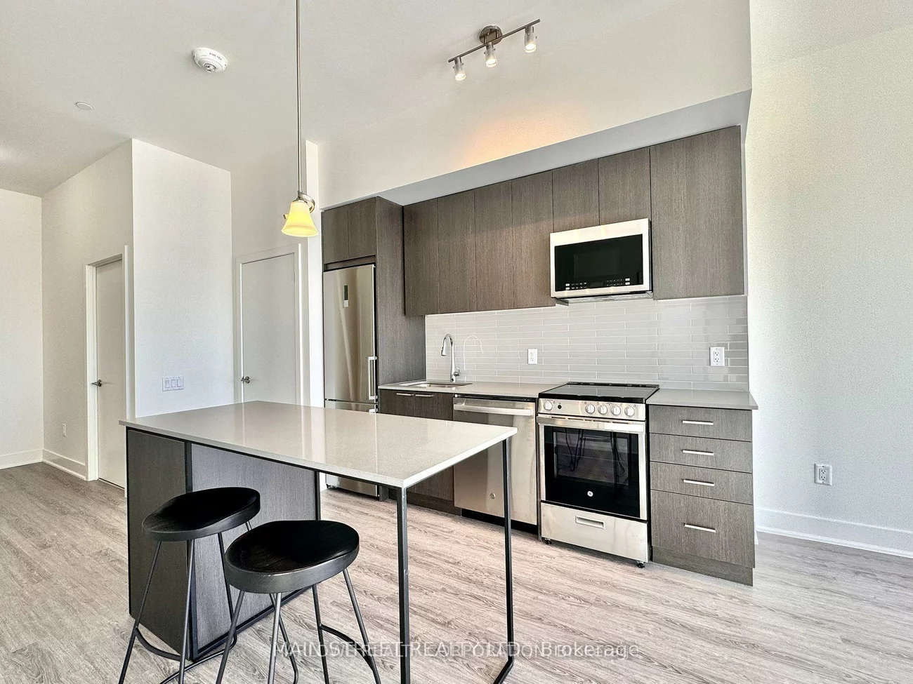 185, Deerfield, Central Newmarket, Newmarket