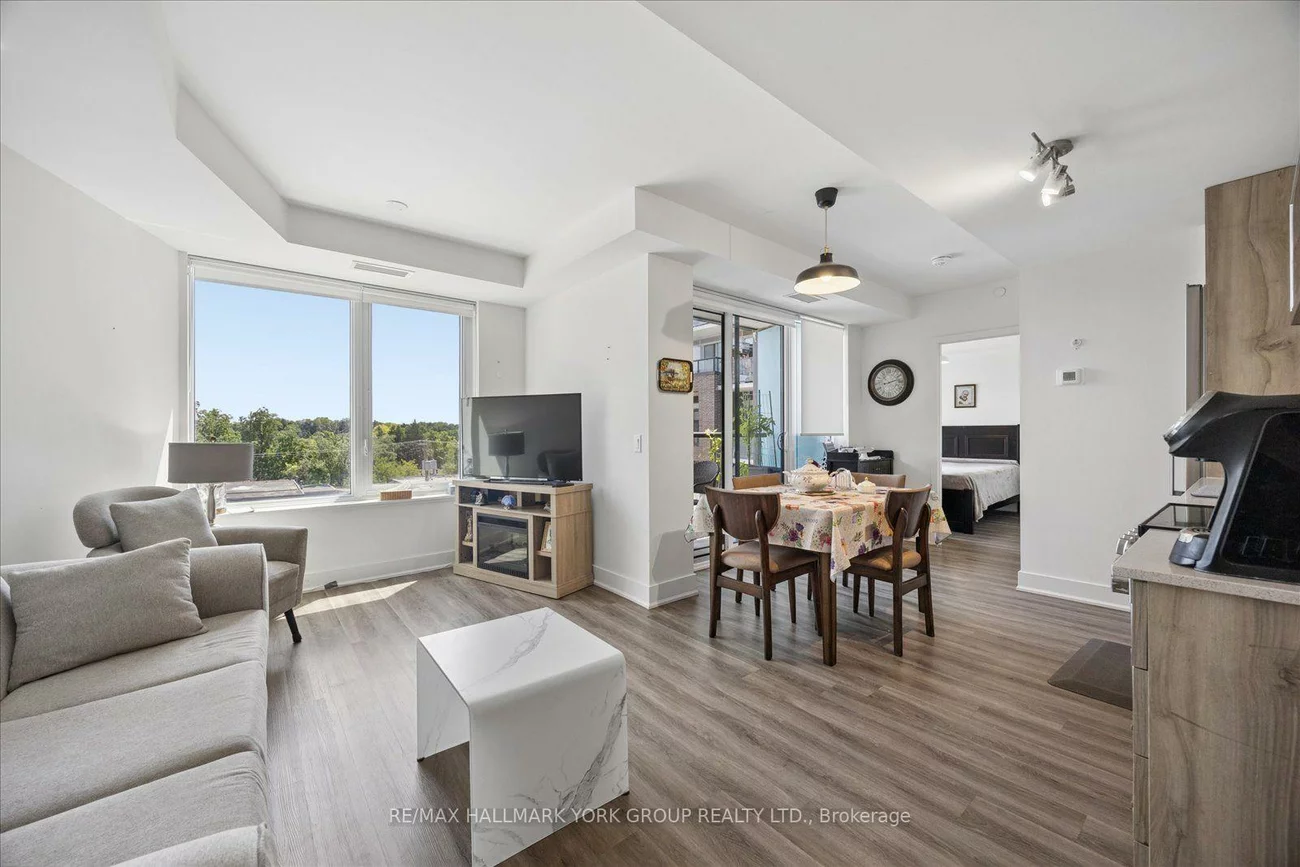 185, Deerfield, Central Newmarket, Newmarket