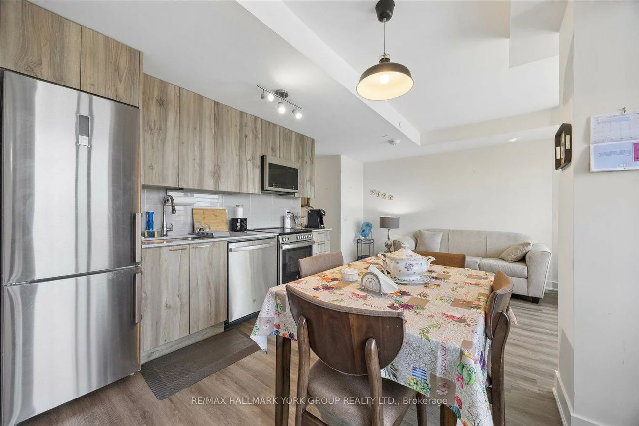 185, Deerfield, Central Newmarket, Newmarket