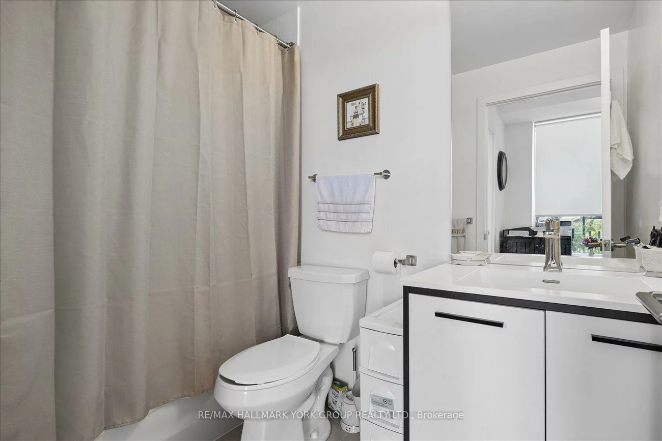 185, Deerfield, Central Newmarket, Newmarket