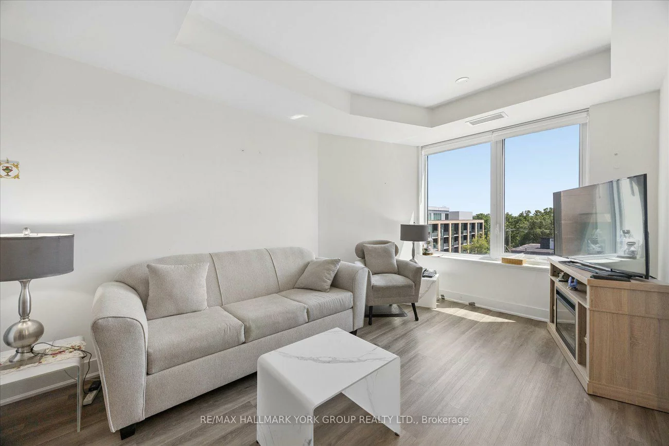185, Deerfield, Central Newmarket, Newmarket