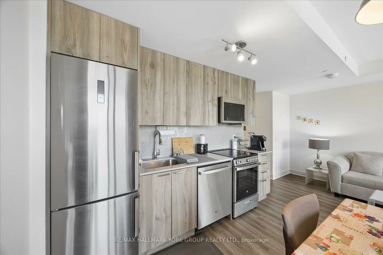 185, Deerfield, Central Newmarket, Newmarket