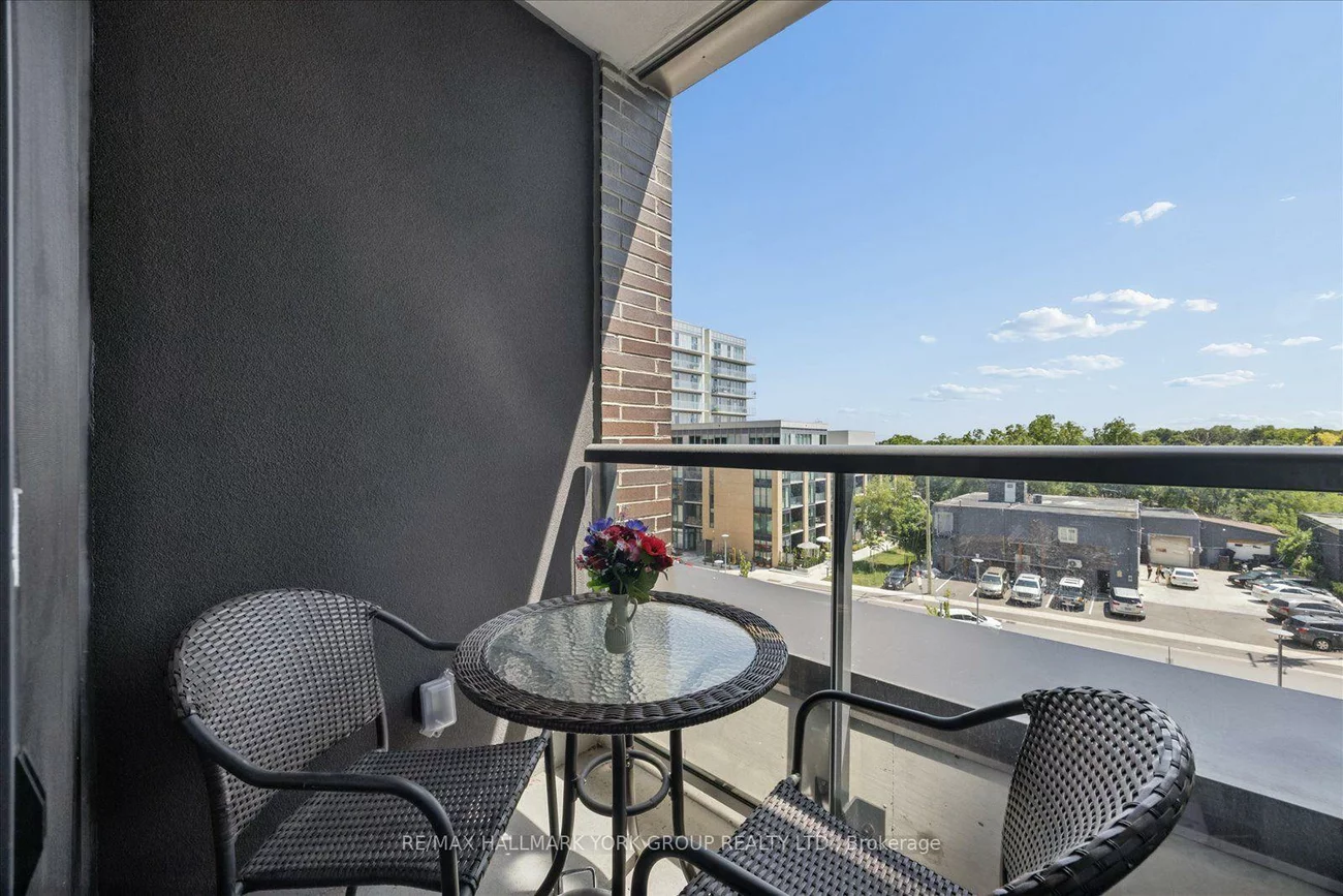185, Deerfield, Central Newmarket, Newmarket
