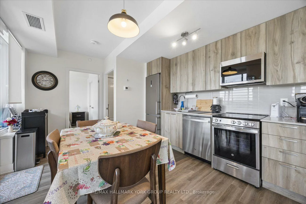 185, Deerfield, Central Newmarket, Newmarket