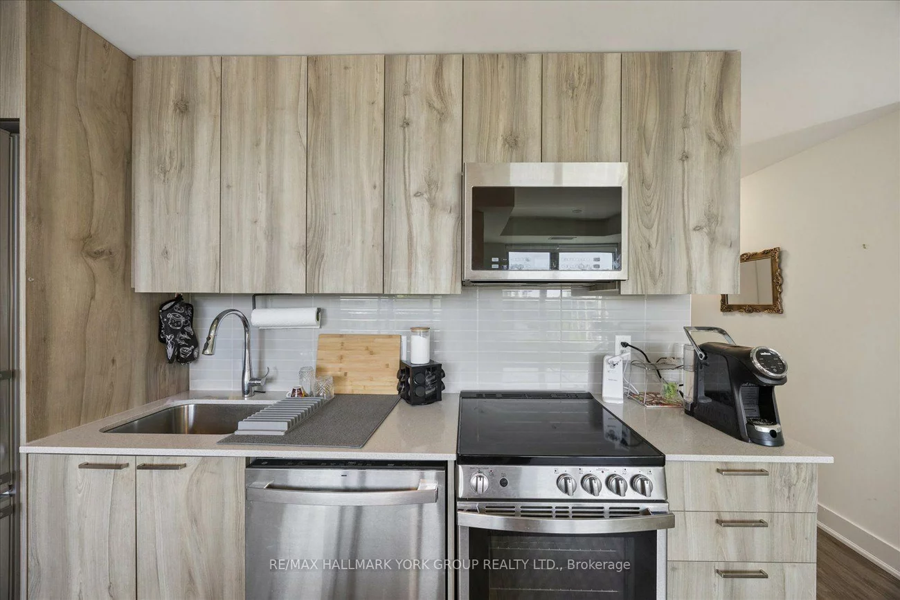 185, Deerfield, Central Newmarket, Newmarket