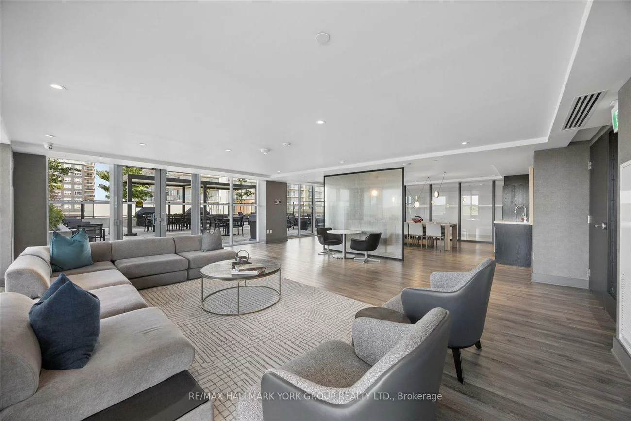 185, Deerfield, Central Newmarket, Newmarket