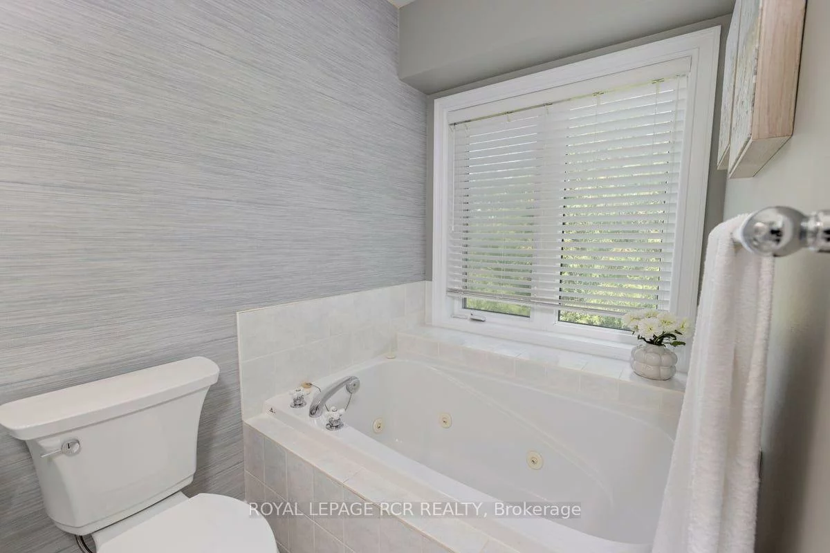 1065, On Bogart, Gorham-College Manor, Newmarket