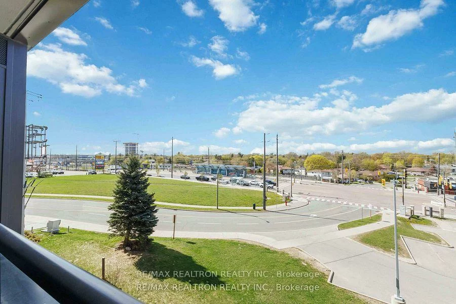 185, Deerfield, Central Newmarket, Newmarket