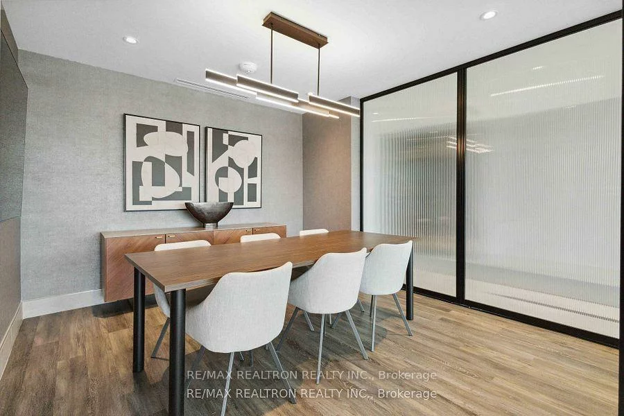 185, Deerfield, Central Newmarket, Newmarket