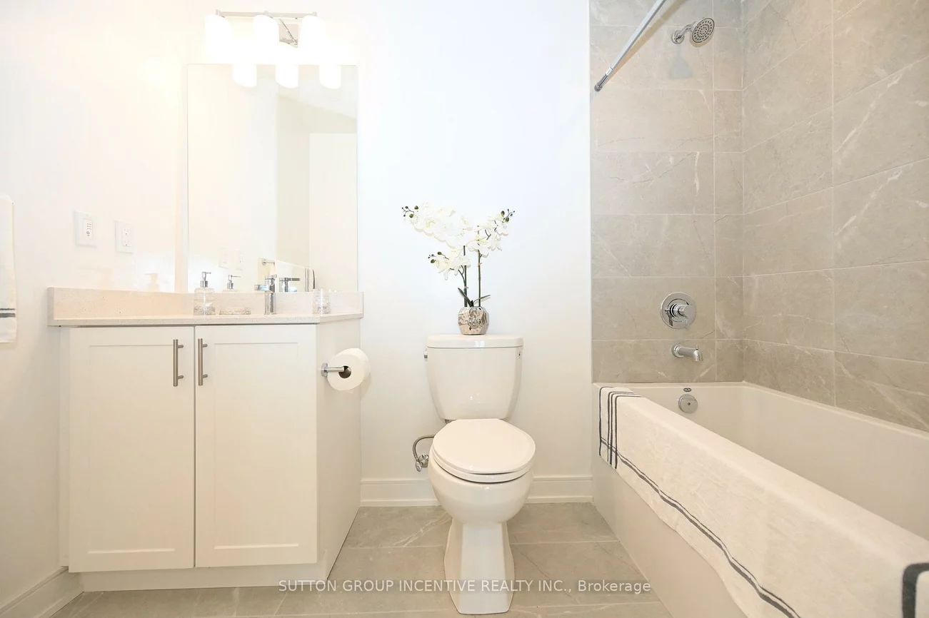 705, Davis, Huron Heights-Leslie Valley, Newmarket