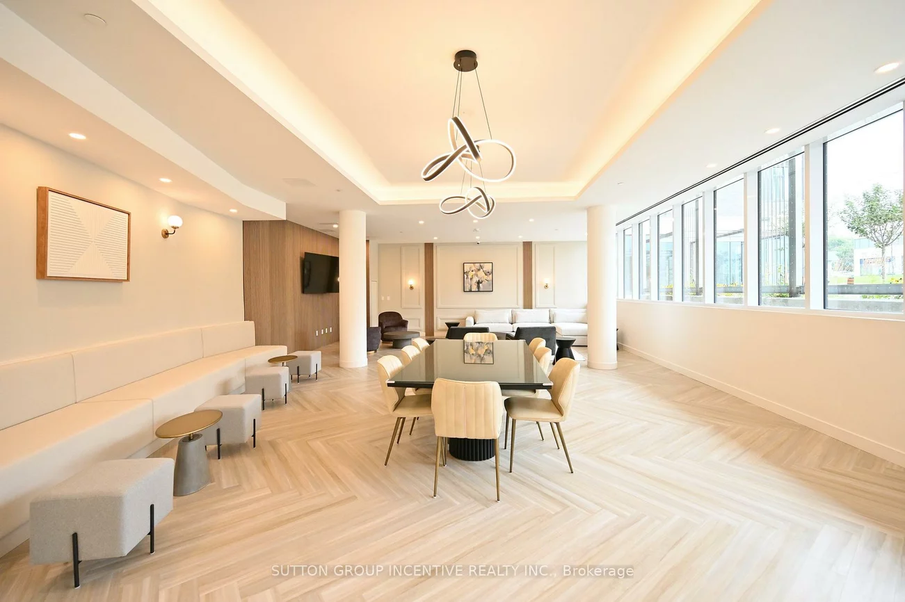 705, Davis, Huron Heights-Leslie Valley, Newmarket