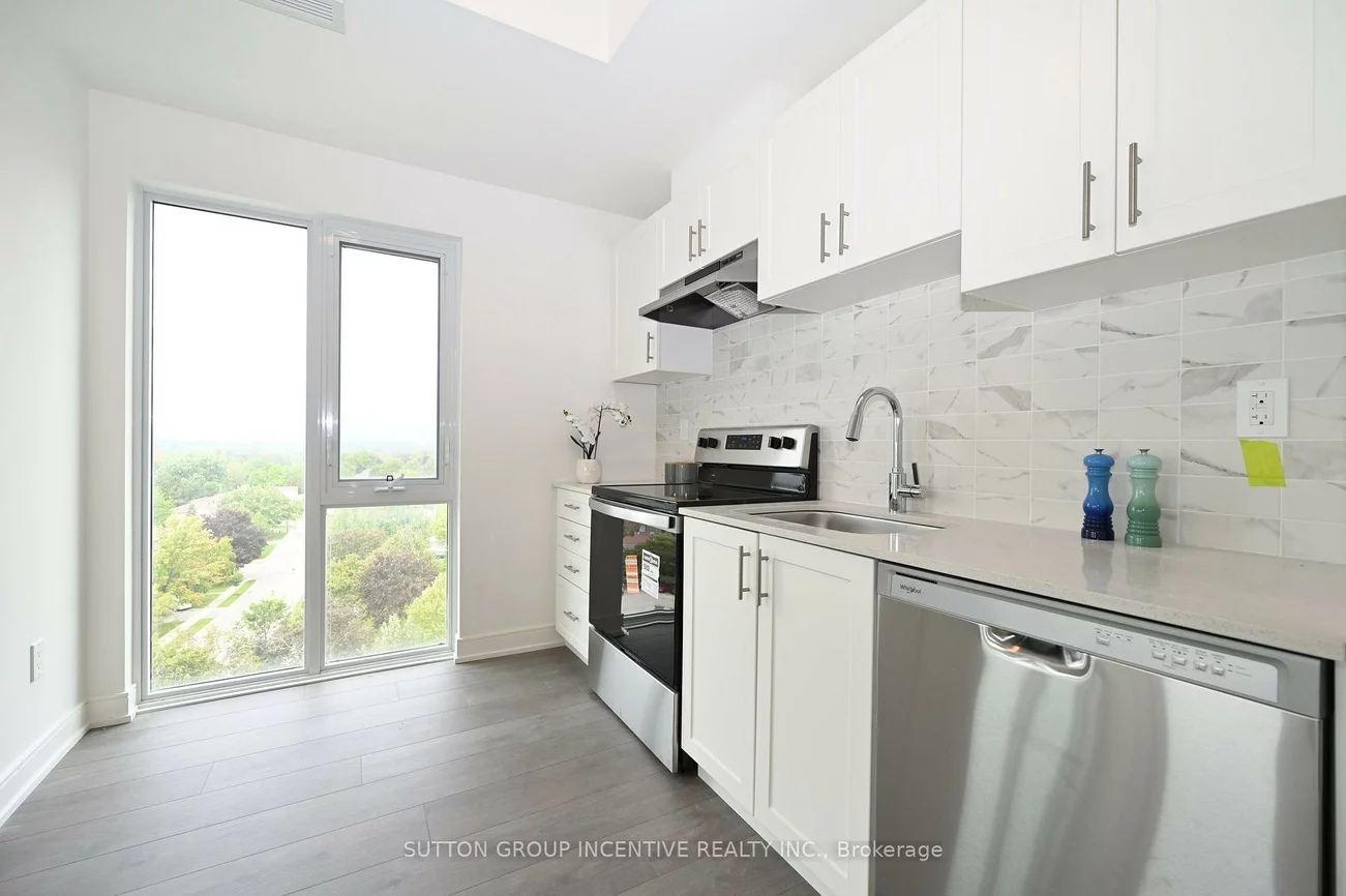 705, Davis, Huron Heights-Leslie Valley, Newmarket