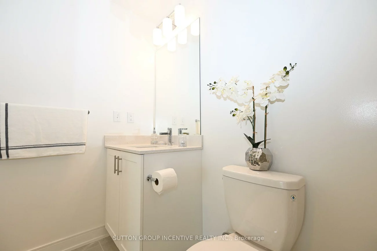705, Davis, Huron Heights-Leslie Valley, Newmarket