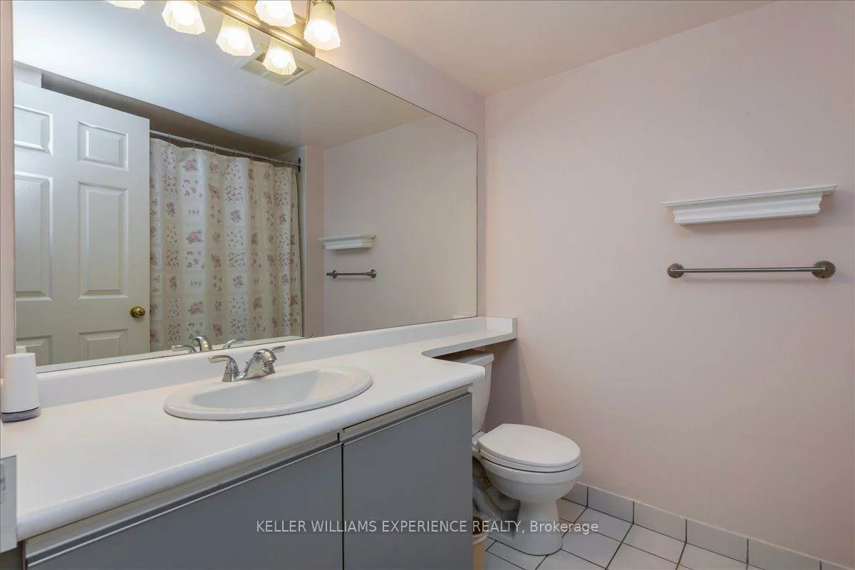 270, Davis, Central Newmarket, Newmarket