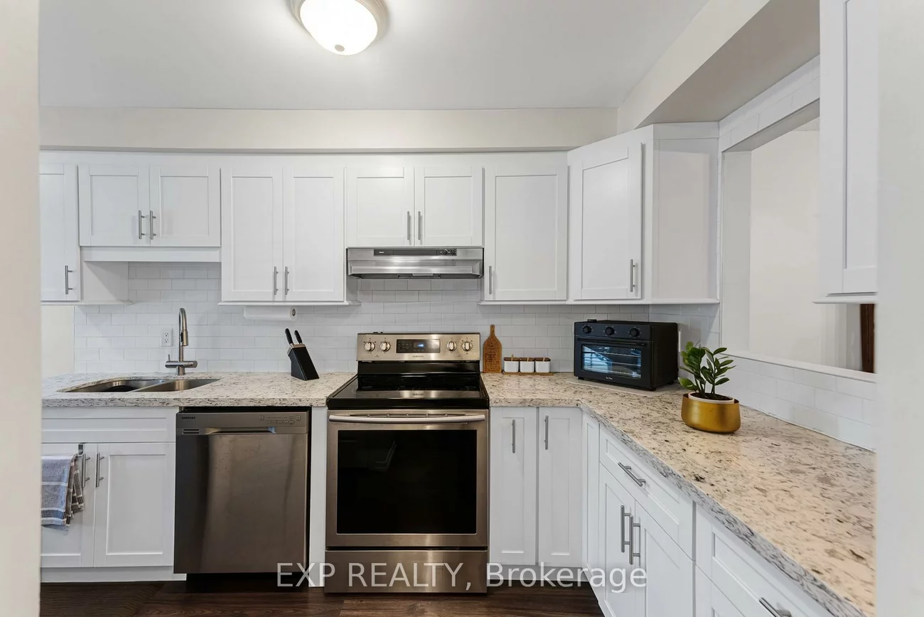 115, Main, Central Newmarket, Newmarket