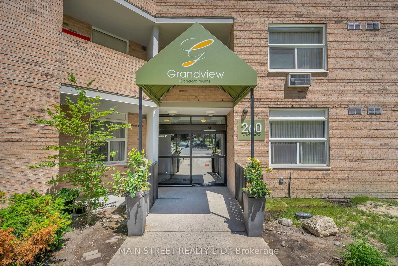 260, Davis, Central Newmarket, Newmarket