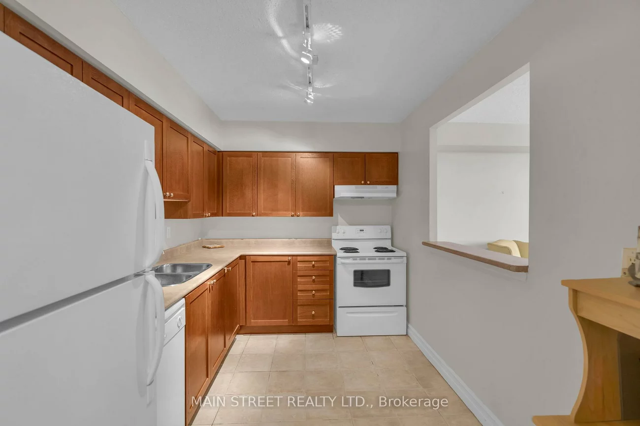 260, Davis, Central Newmarket, Newmarket