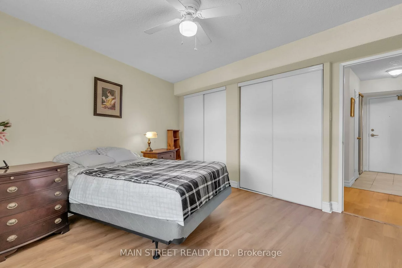 260, Davis, Central Newmarket, Newmarket