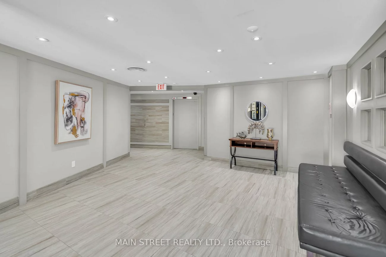 260, Davis, Central Newmarket, Newmarket