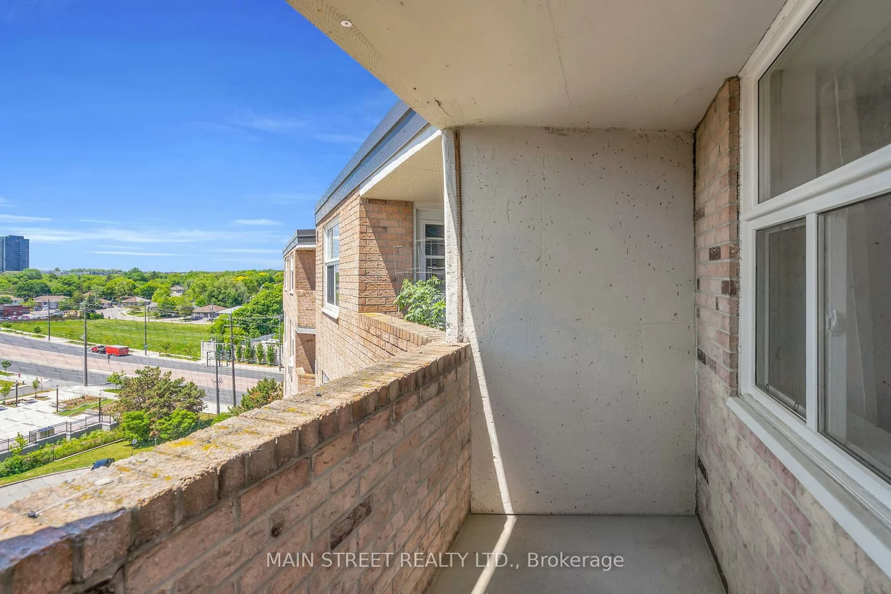260, Davis, Central Newmarket, Newmarket