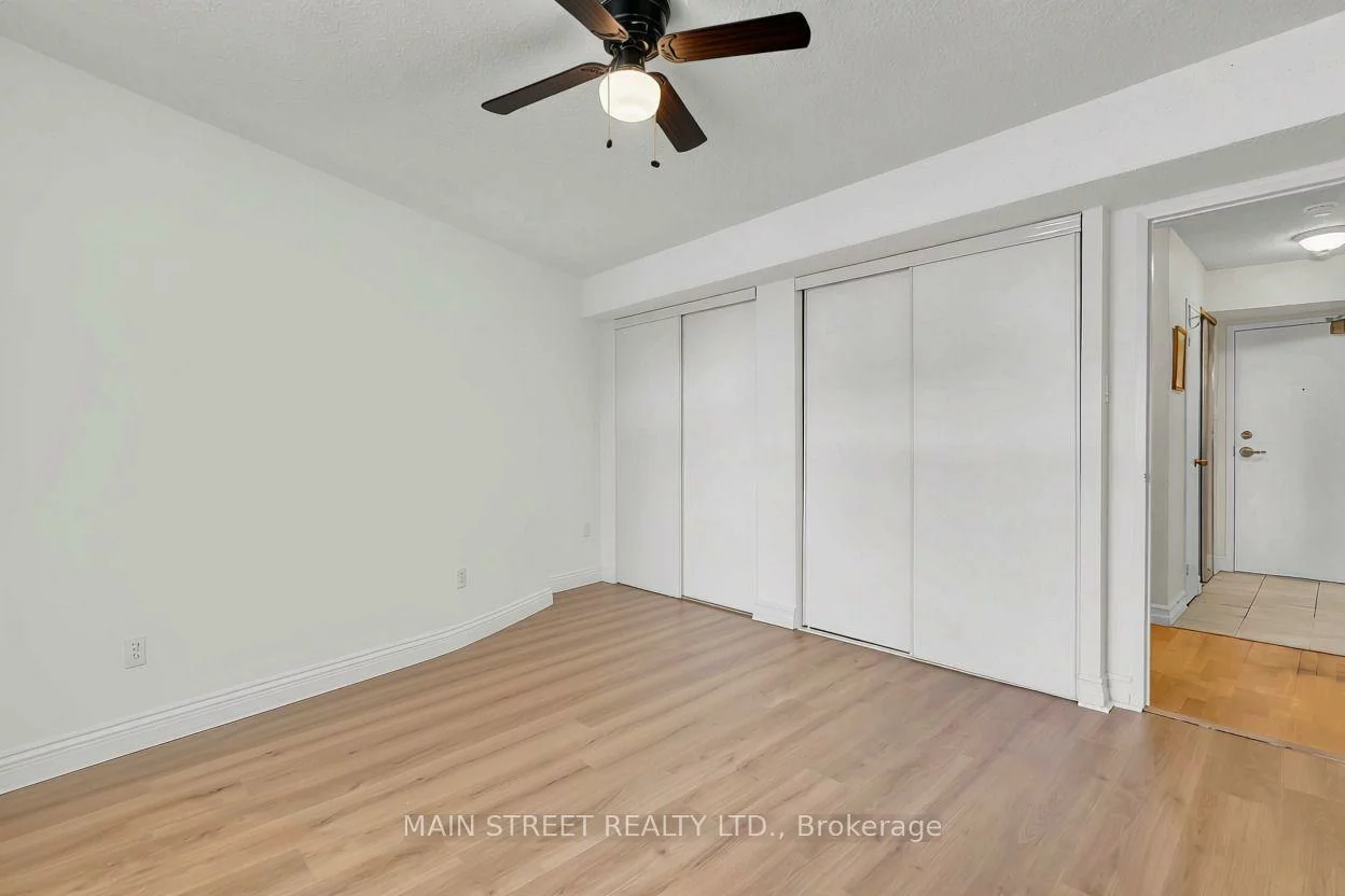 260, Davis, Central Newmarket, Newmarket