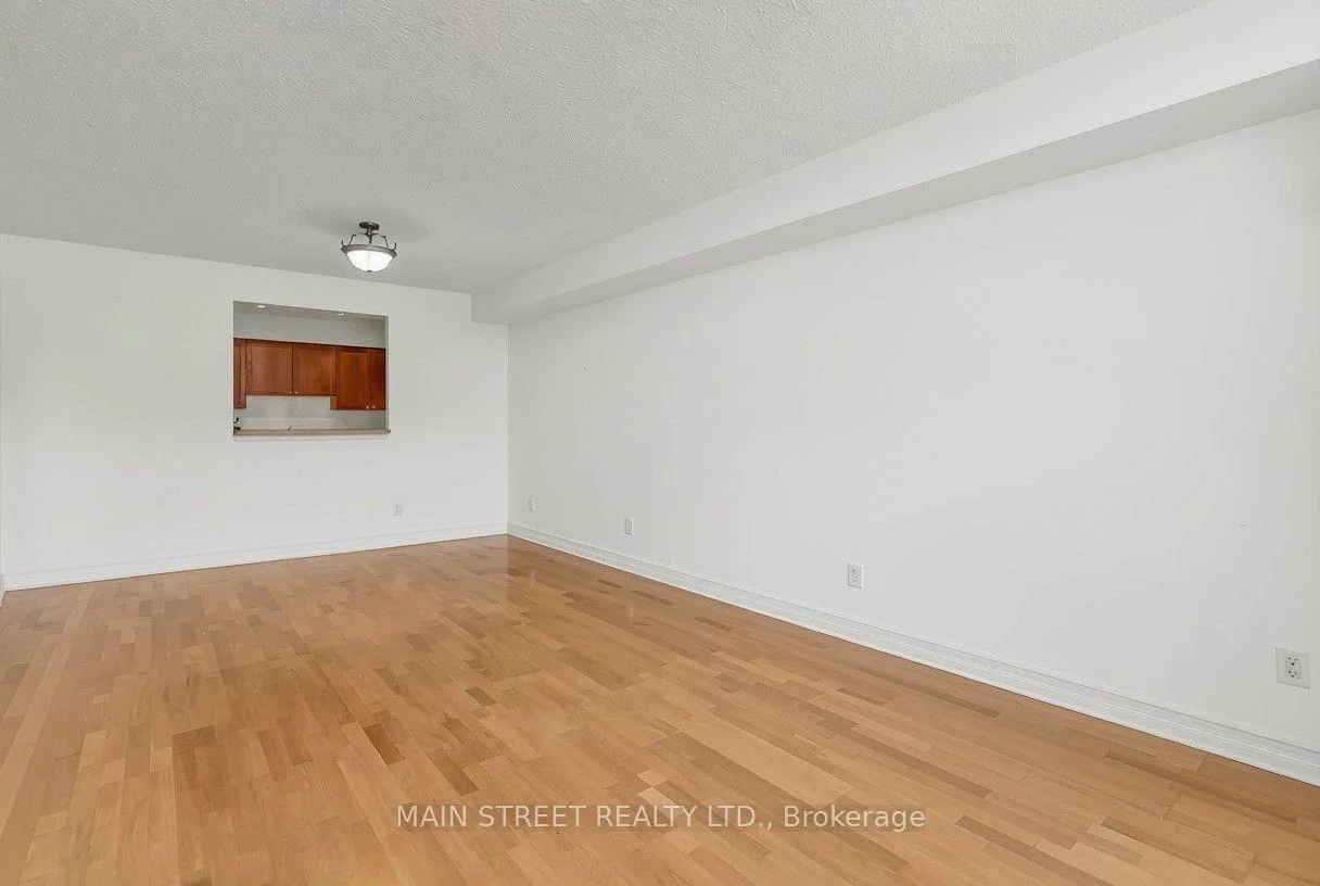 260, Davis, Central Newmarket, Newmarket