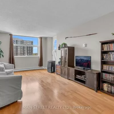 260, Davis, Central Newmarket, Newmarket
