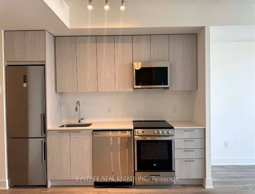185, Deerfield, Central Newmarket, Newmarket