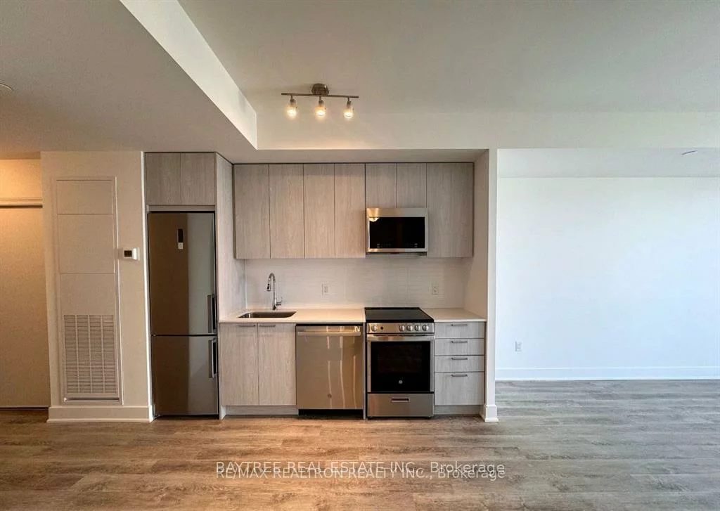 185, Deerfield, Central Newmarket, Newmarket