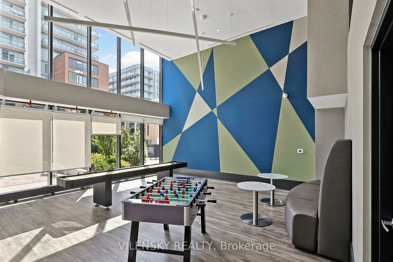 185, Deerfield, Central Newmarket, Newmarket