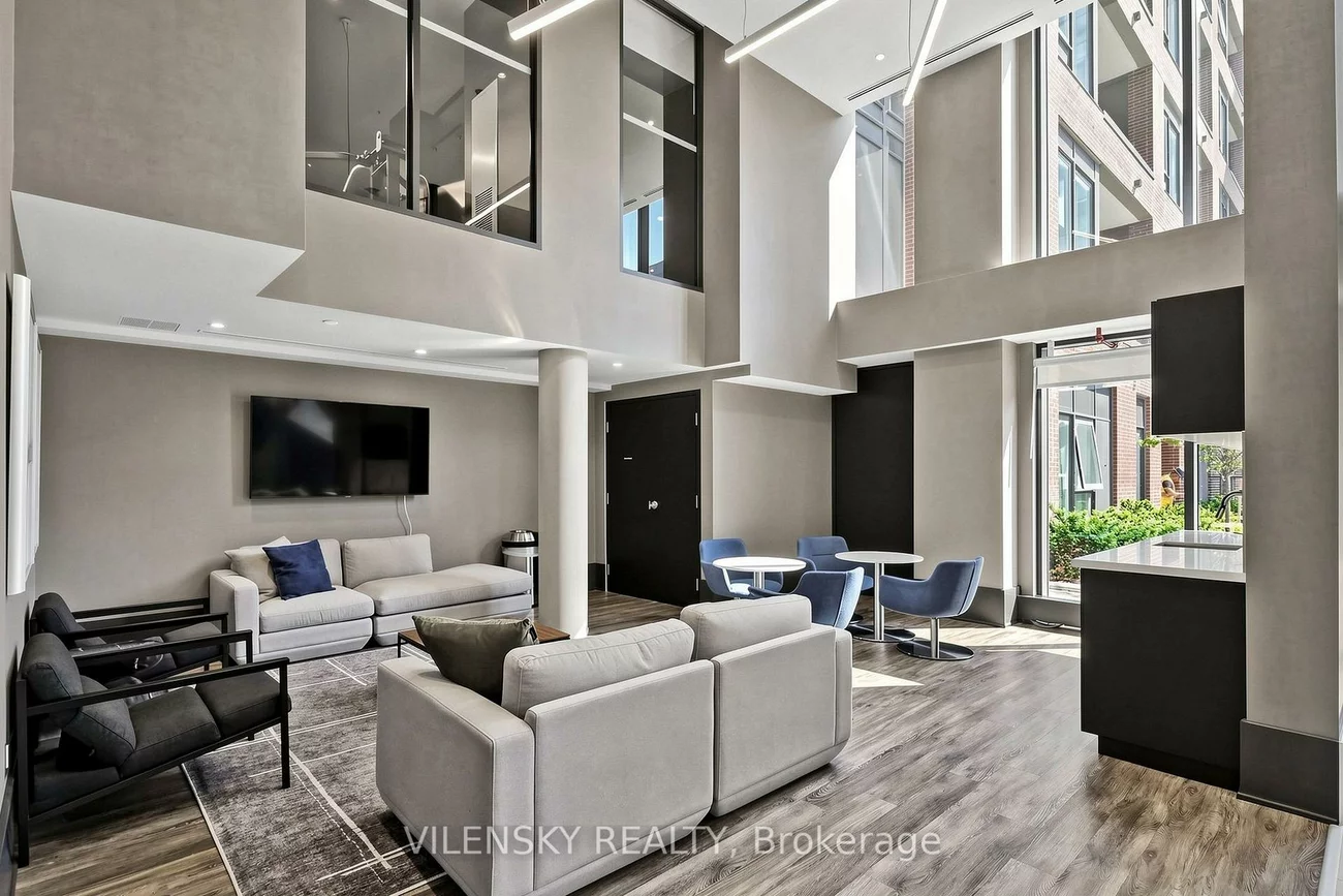 185, Deerfield, Central Newmarket, Newmarket